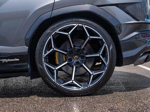 Used 2024 Lamborghini Urus Performante AWD/4WD image 35