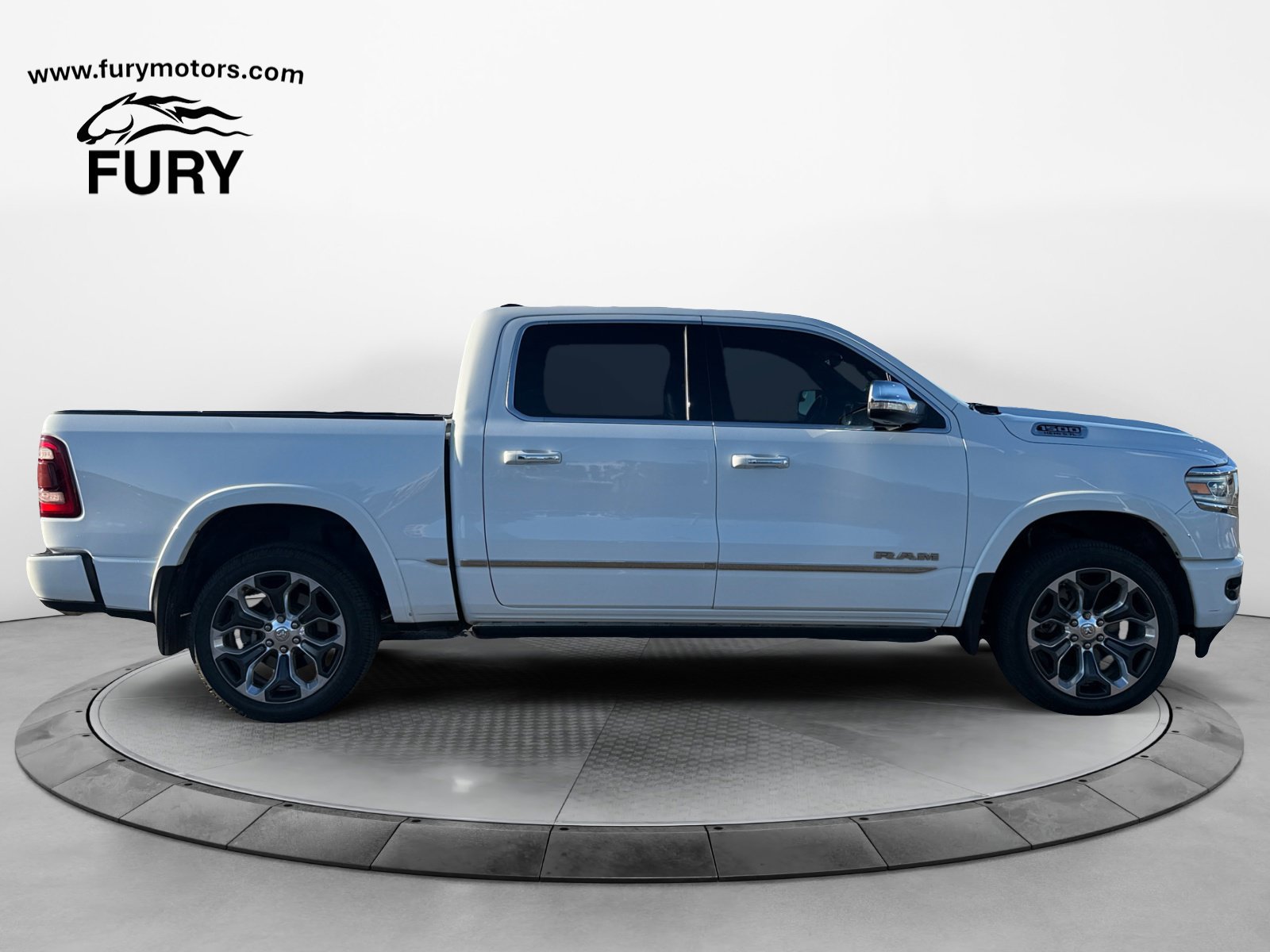 Used 2022 RAM 1500 Limited w/ Body Color Bumper Group AWD/4WD image 6