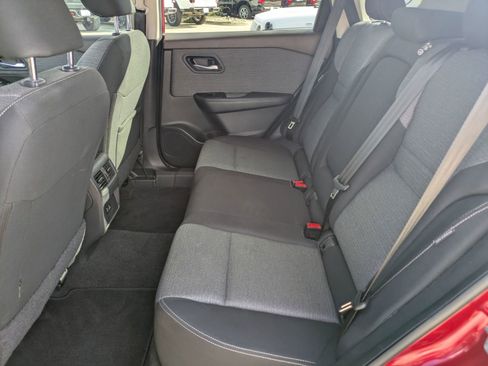 Used 2023 Nissan Rogue SV image 13
