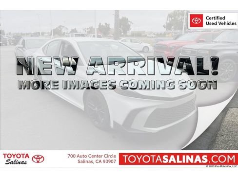 Used 2025 Toyota Camry SE FWD image 1