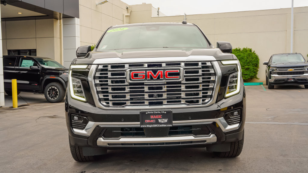 New 2026 GMC Yukon Denali w/ Advanced Technology Package AWD/4WD image 3