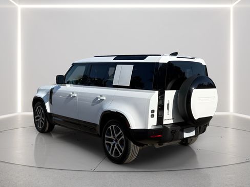 Used 2026 Land Rover Defender 110 X-Dynamic SE AWD/4WD image 3