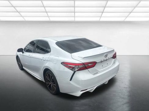 Used 2018 Toyota Camry SE image 10