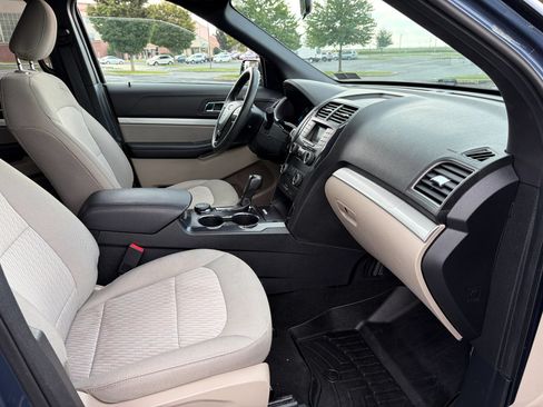 Used 2019 Ford Explorer 4WD w/ Class III Trailer Tow Package image 22