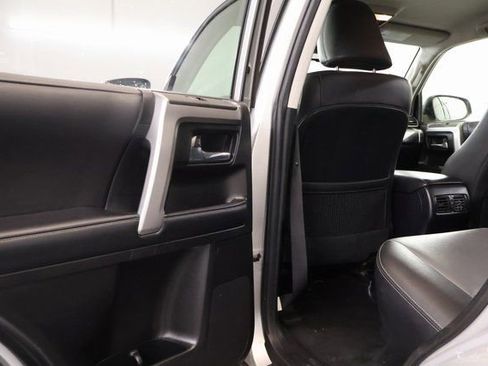 Used 2020 Toyota 4Runner SR5 Premium image 26