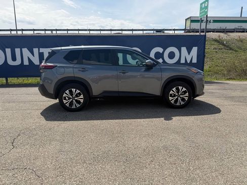 Used 2023 Nissan Rogue SV image 8