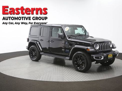 Used 2025 Jeep Wrangler Unlimited Sahara AWD/4WD image 50
