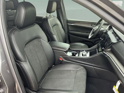 New 2026 Jeep Grand Cherokee L 4WD image 30