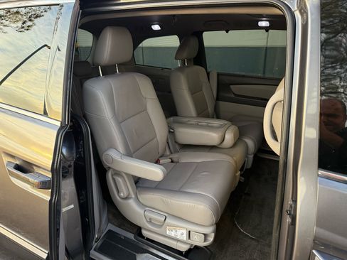 Used 2014 Honda Odyssey Touring image 28