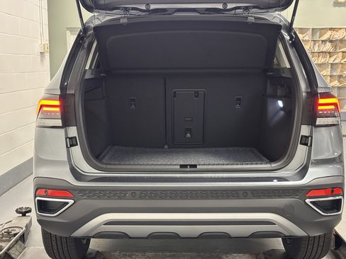 New 2025 Volkswagen Taos SE image 28