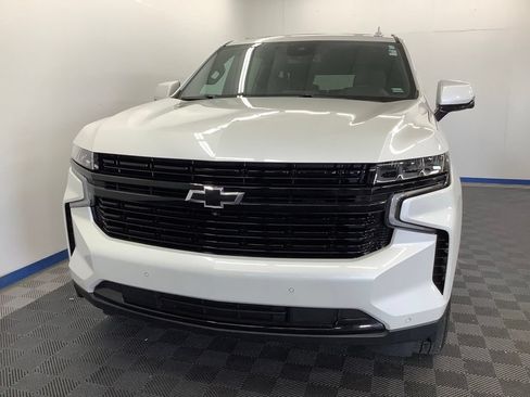 Used 2023 Chevrolet Suburban RST w/ Luxury Package AWD/4WD image 2