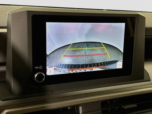 Certified 2025 Toyota 4Runner SR5 AWD/4WD image 15