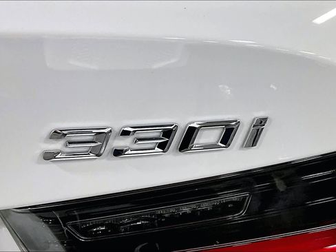 Used 2024 BMW 330i xDrive Sedan w/ Convenience Package image 9