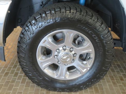 Used 2024 RAM 2500 Big Horn w/ Off Road Package AWD/4WD image 7