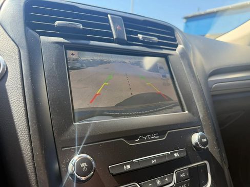 Used 2019 Ford Fusion SE w/ Equipment Group 151A FWD image 13