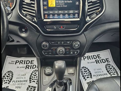 Used 2020 Jeep Cherokee Limited w/ Mopar Interior Package AWD/4WD image 15