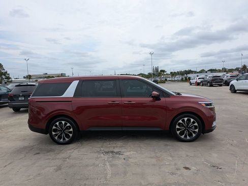 Certified 2024 Kia Carnival EX FWD image 9
