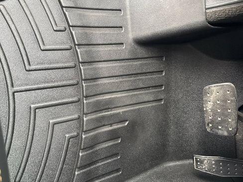 Used 2019 Chevrolet Traverse LT w/ LT Premium Package image 36