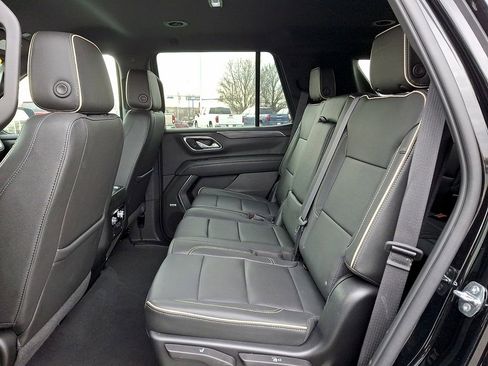 Used 2022 GMC Yukon SLT w/ SLT Luxury Package image 11