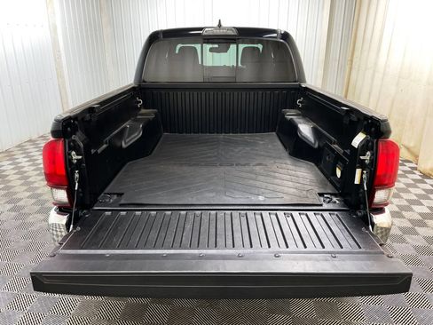 Used 2019 Toyota Tacoma TRD Off-Road AWD/4WD image 20