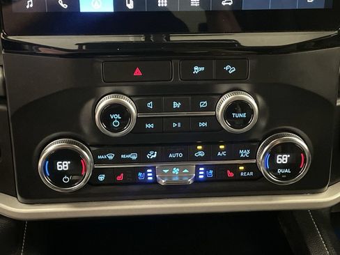 Used 2022 Ford Expedition Max XLT AWD/4WD image 12