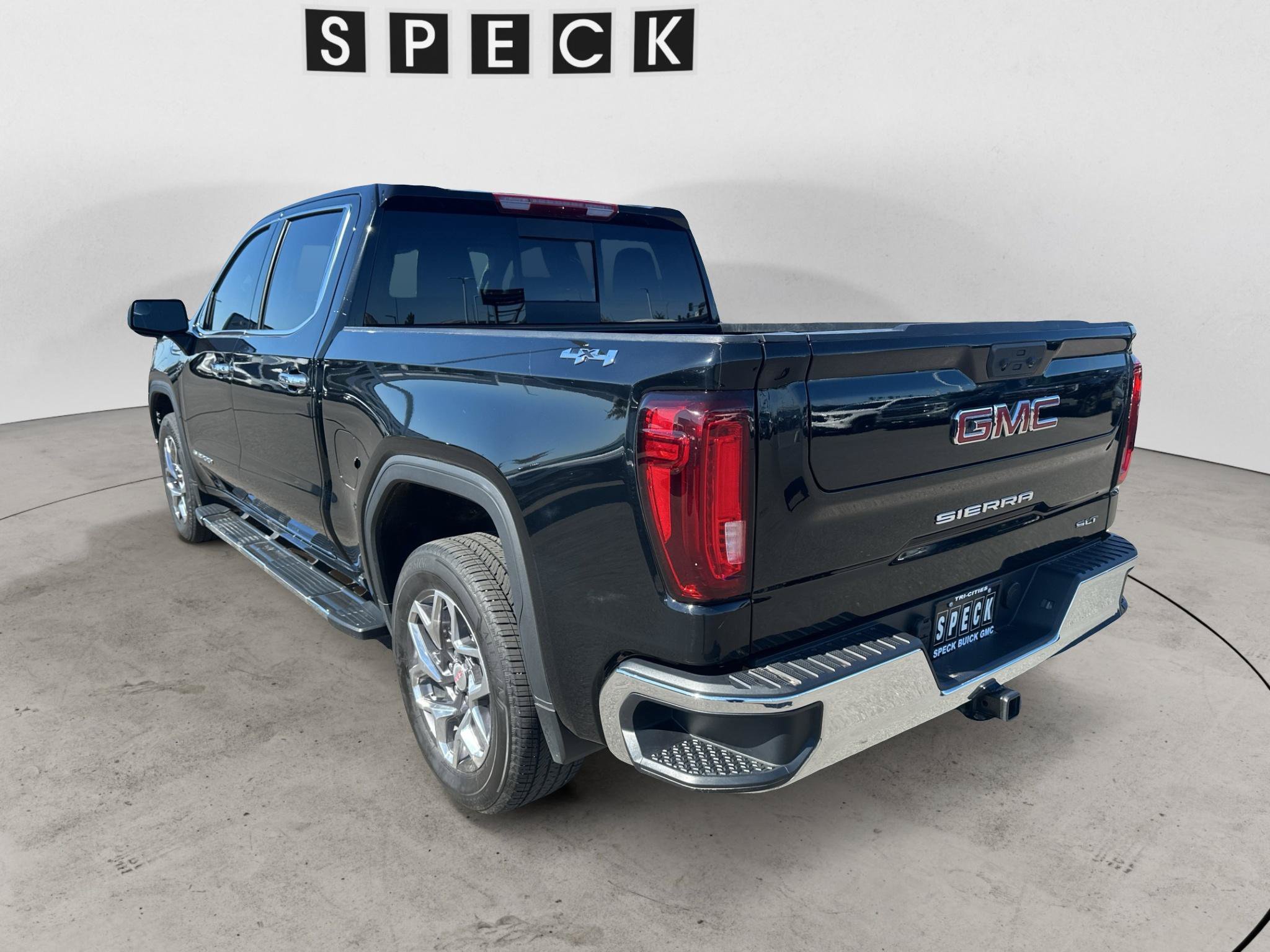 Used 2026 GMC Sierra 1500 SLT w/ SLT Premium Package AWD/4WD image 3