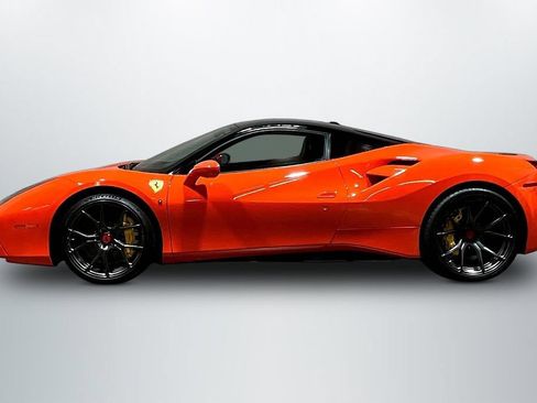 Used 2018 Ferrari 488 GTB RWD image 8