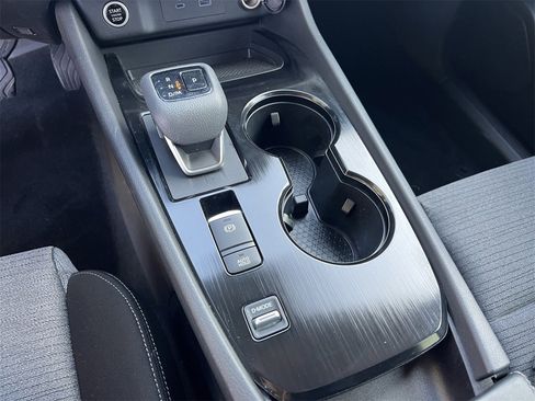 Certified 2023 Nissan Rogue SV image 17