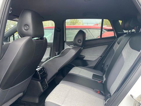 Used 2023 Volkswagen ID.4 Pro image 18