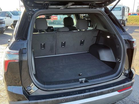 Used 2025 Chevrolet Equinox LT w/ Safety and Technology Package image 4