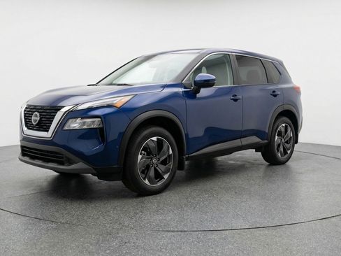 Used 2025 Nissan Rogue SV AWD/4WD image 3