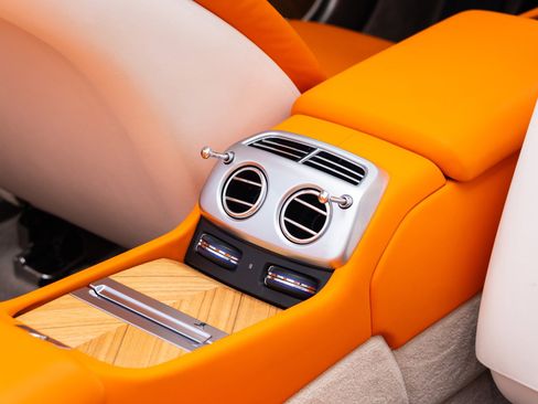 Used 2017 Rolls-Royce Dawn RWD image 92