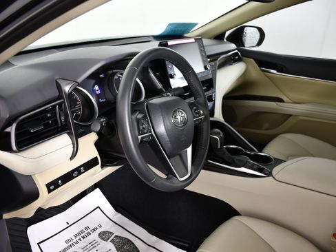 Used 2024 Toyota Camry XLE FWD image 38