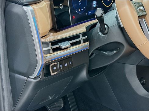 Used 2024 Hyundai Santa Fe Limited image 10