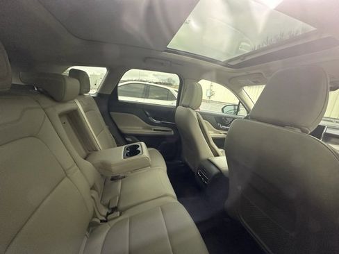 Used 2021 Lincoln Corsair AWD w/ Premium Package image 3