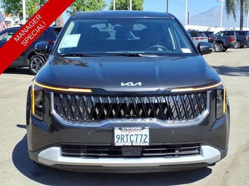 Used 2025 Kia Carnival LXS FWD image 2
