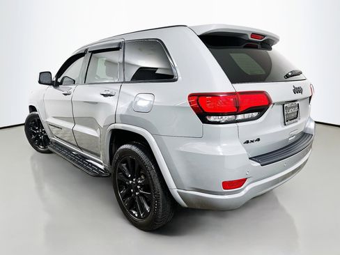 Used 2020 Jeep Grand Cherokee Altitude image 5