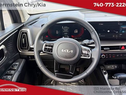 Used 2025 Kia Sorento S AWD/4WD image 7