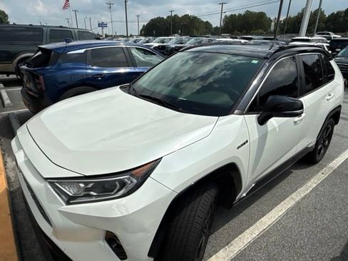 Used 2020 Toyota RAV4 XSE w/ XSE Grade Weather Package AWD/4WD image 3