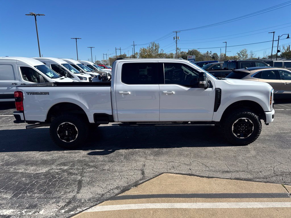 Certified 2025 Ford F250 4x4 Crew Cab Super Duty image 2
