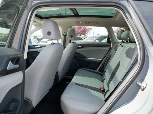 Certified 2023 Volkswagen Taos SE w/ Panoramic Sunroof Package AWD/4WD image 17