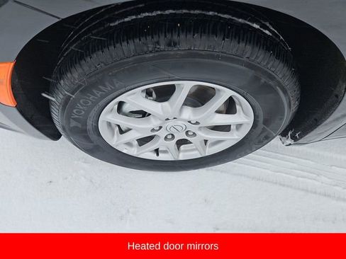 Used 2025 Chrysler Pacifica Select image 11