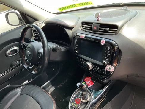 Used 2017 Kia Soul ! w/ Tech Package FWD image 9