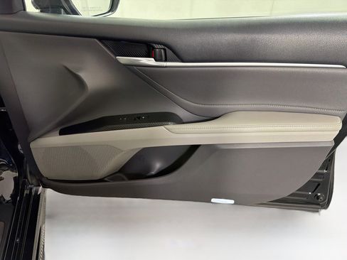 Used 2018 Toyota Camry XSE w/ Audio Package FWD image 31