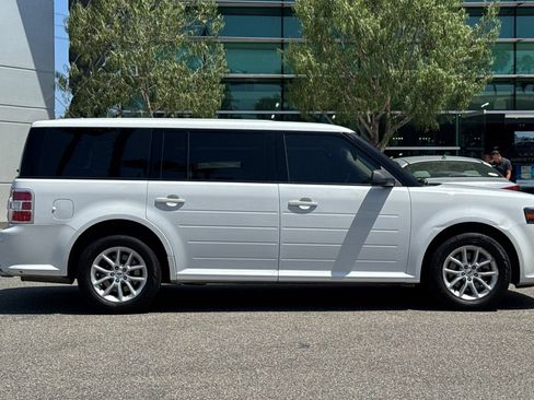 Used 2018 Ford Flex SE FWD image 4