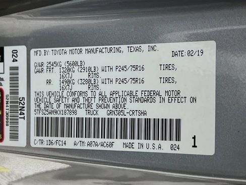 Used 2019 Toyota Tacoma SR5 AWD/4WD image 28