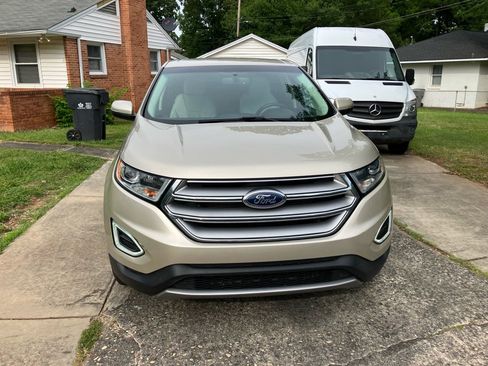 Used 2017 Ford Edge Titanium w/ Technology Package image 2