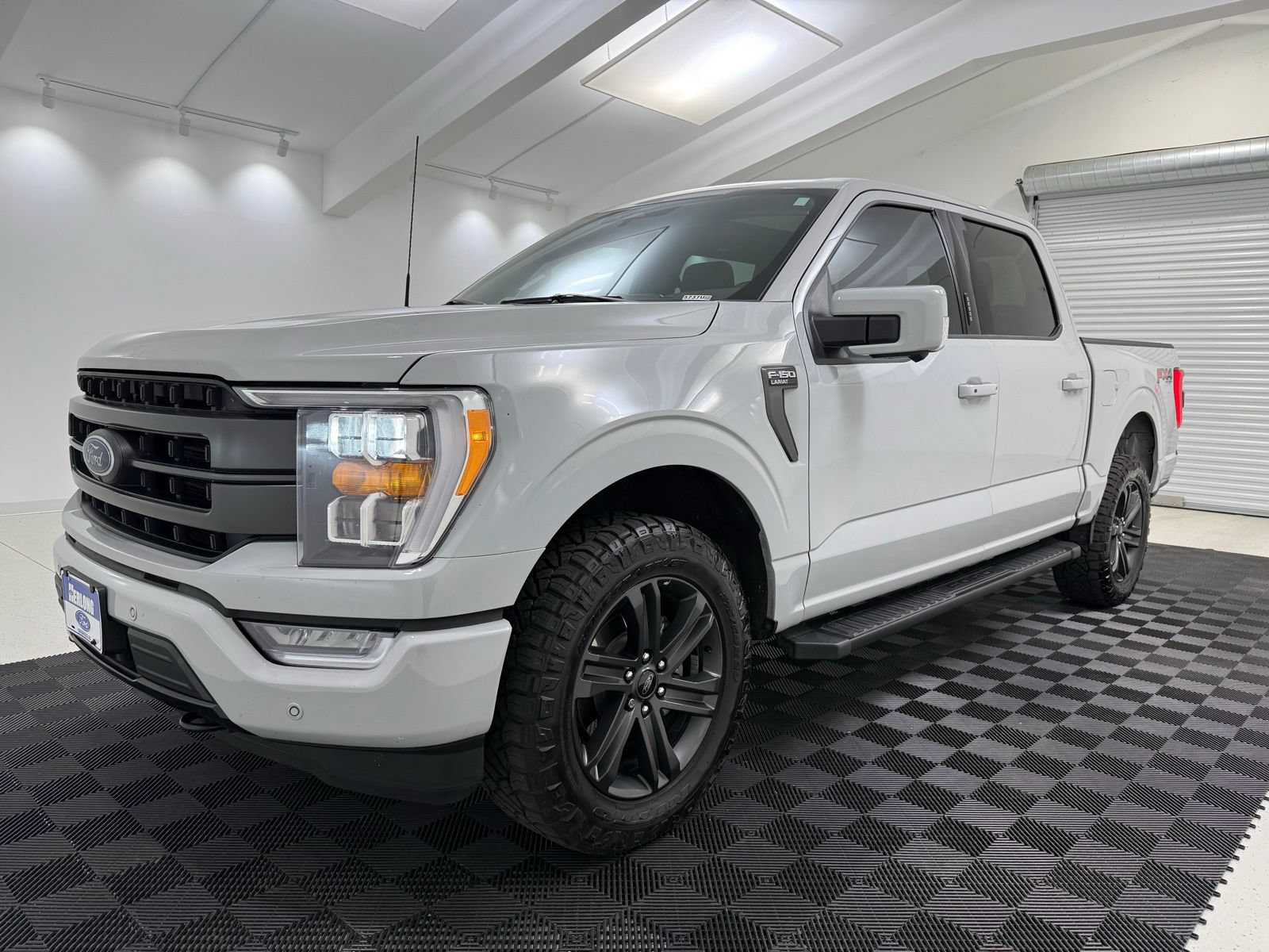 Used 2023 Ford F150 Lariat w/ Max Trailer Tow Package AWD/4WD image 3