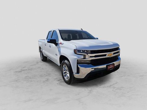 Used 2019 Chevrolet Silverado 1500 LT w/ Texas Edition image 2