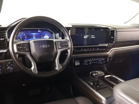 Used 2023 Chevrolet Silverado 1500 RST AWD/4WD image 2